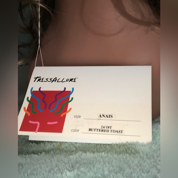 Tressallure wig - “Anais” - 24/18T buttered toast. Size Average - Picture 5 of 7